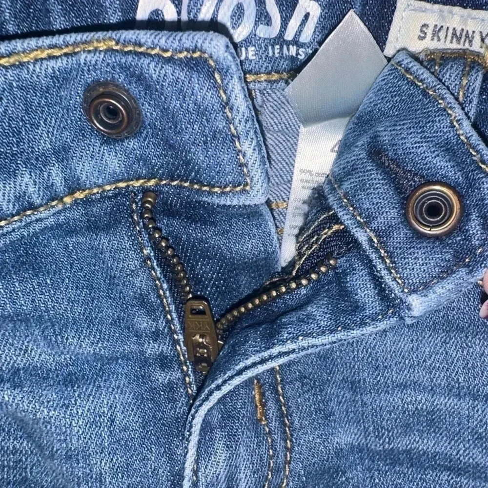 OshKosh Bgosh kids skinny blue jeans size 4t. Adjustable waist